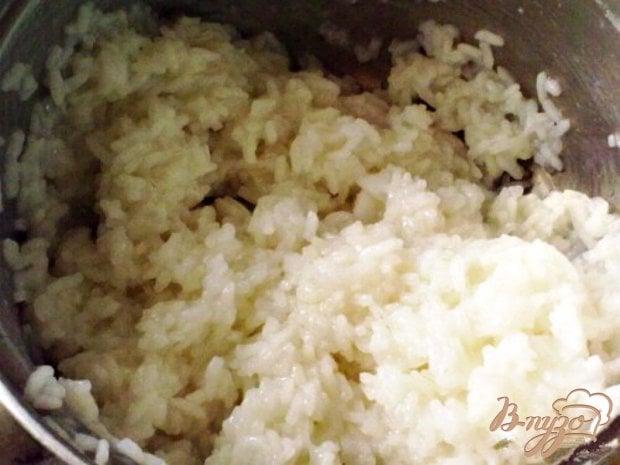 Рисовые котлеты с грибным соусом Рисовые котлеты с грибным соусом