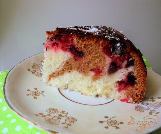 Рецепт Мраморный пирог с ягодами в мультиварке