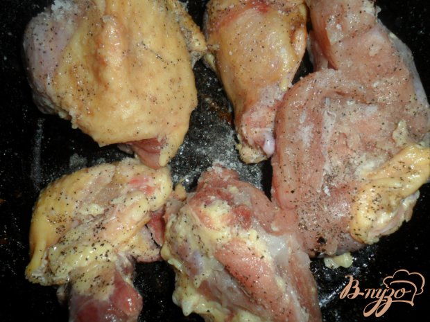 Курочка в духовке с луком Курочка в духовке с луком