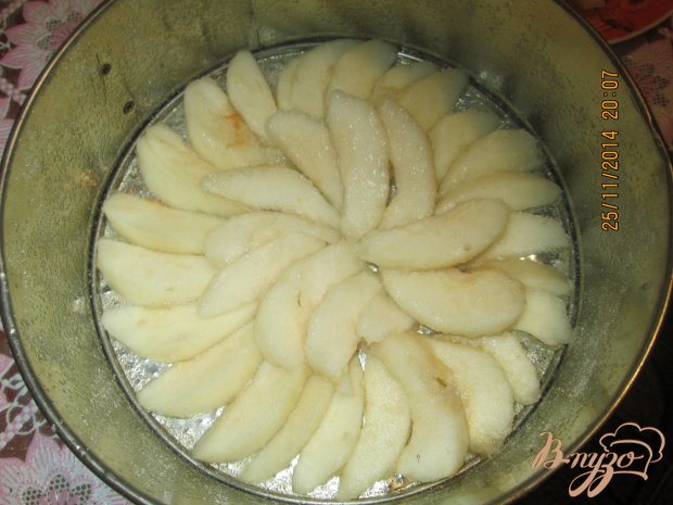 Шарлотка с грушами Шарлотка с грушами