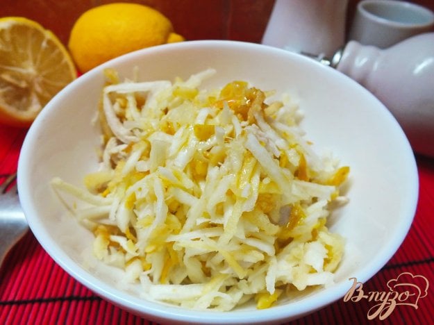 Рецепт Салат из сельдерея с яблоком и лимоном