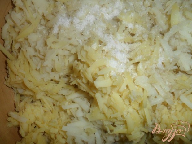 Картофельный рулет с тушеной капустой Картофельный рулет с тушеной капустой