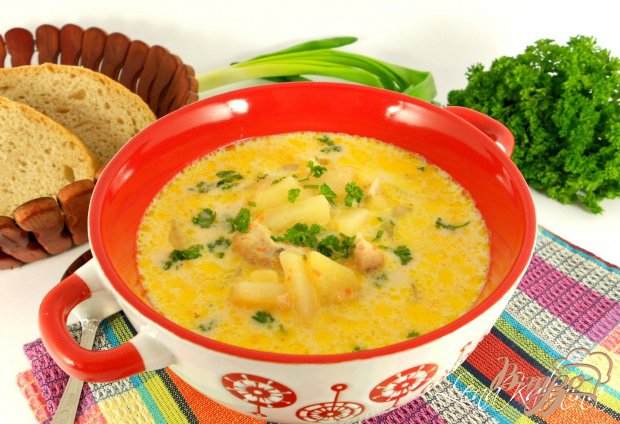 Суп с плавленным сыром и курицей в мультиварке Суп с плавленным сыром и курицей в мультиварке
