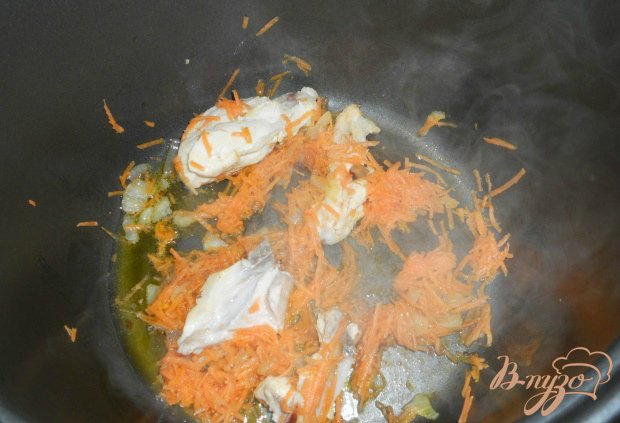 Суп с плавленным сыром и курицей в мультиварке Суп с плавленным сыром и курицей в мультиварке