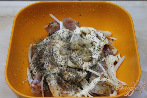 Запеченная курица с овощным рататуем Запеченная курица с овощным рататуем