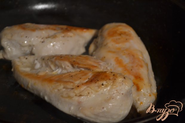 Рецепт Куриные грудки в соусе из красного вина с малиной