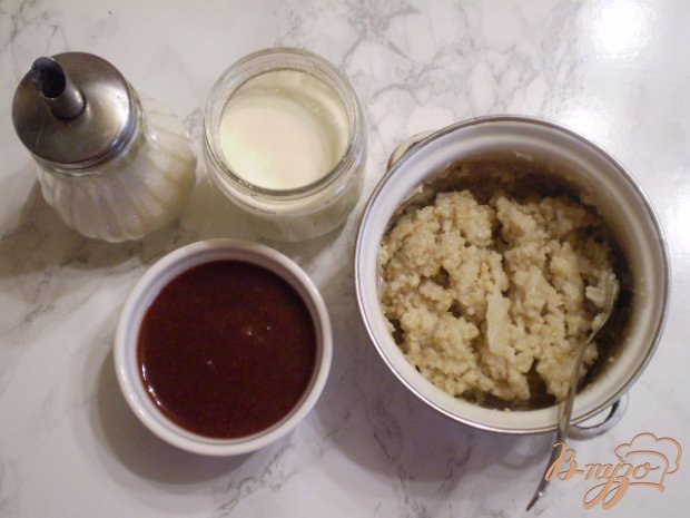 Рецепт Овсянка с йогуртом и клубничным вареньем