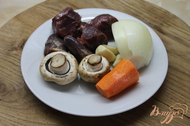 Рецепт Куриные потроха тушенные с овощами в сметанном соусе