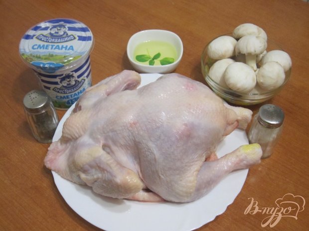 Рецепт Тушенная курица со сметаной и грибами
