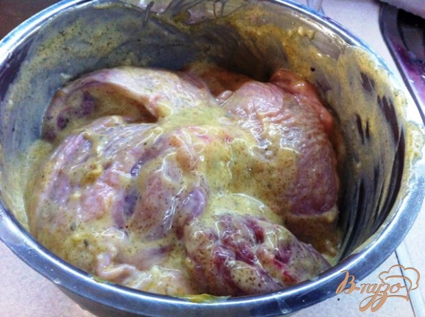 Рецепт Куриные бедра в горчичном маринаде запеченные с картофелем