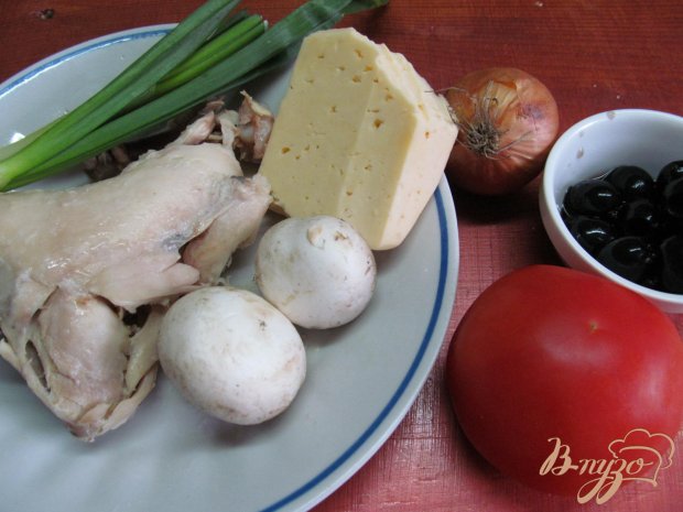 Рецепт Салат из курицы помидора и грибов