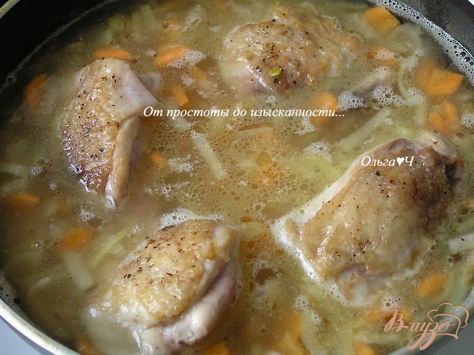 Фото приготовление рецепта: Плов из коричневого риса с курицей шаг №4