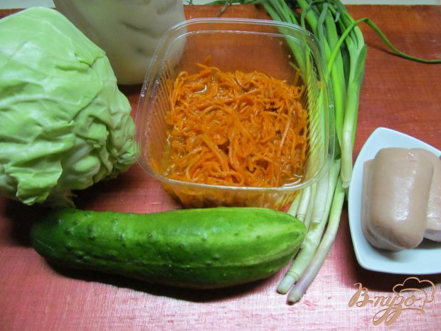 Рецепт Салат из молодой капусты с корейской капустой