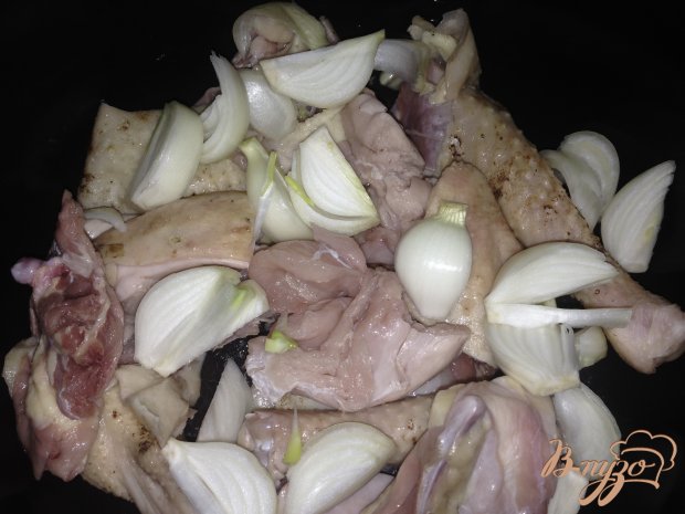 Домашняя курица с вялеными помодорами и вялеными маслинами в мультиварке Домашняя курица с вялеными помодорами и вялеными маслинами в мультиварке