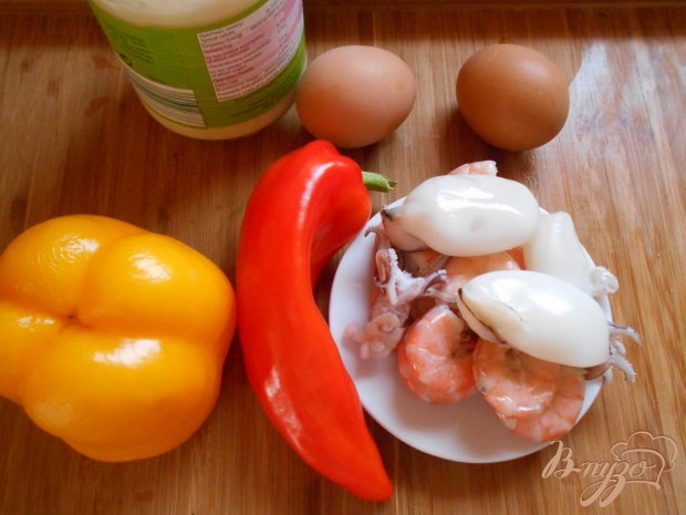 Рецепт Салат с кальмарами и болгарским перцем