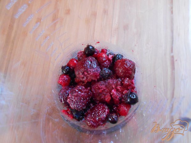 Рецепт Творожный десерт с лесными ягодами