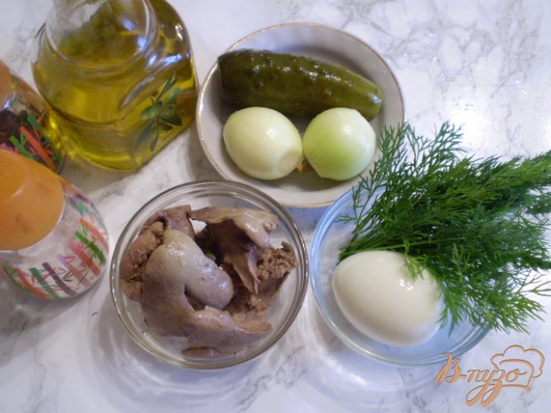 Рецепт Салат с куриной печенью и соленым огурцом