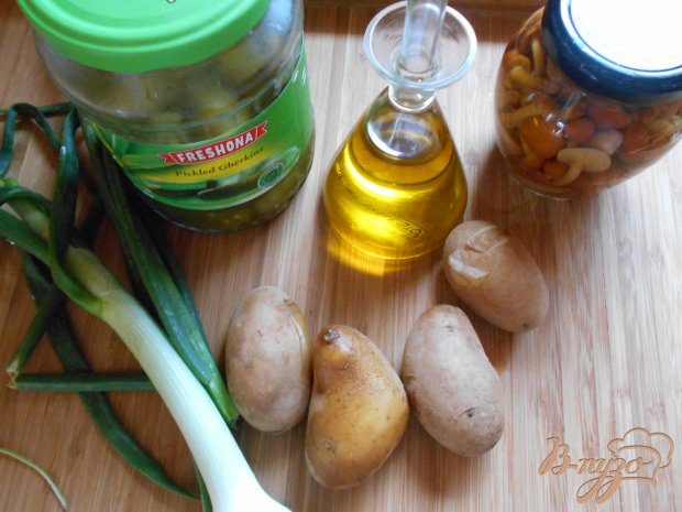 Рецепт Картофельный салат с маринованными опятами