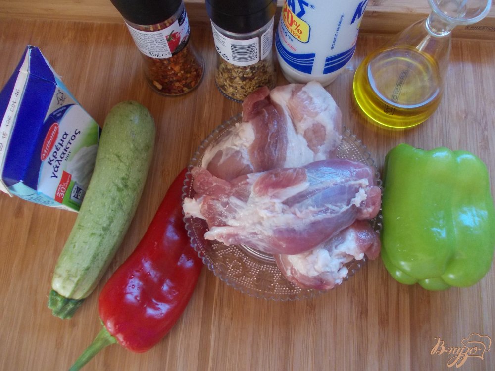 Рецепт Свинина в горчично-сливочном соусе с овощами