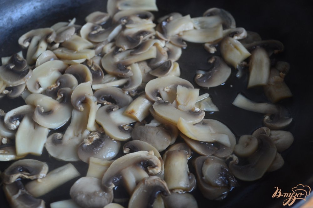 Домашняя паста с соусом из рыбы с шампиньонами Домашняя паста с соусом из рыбы с шампиньонами