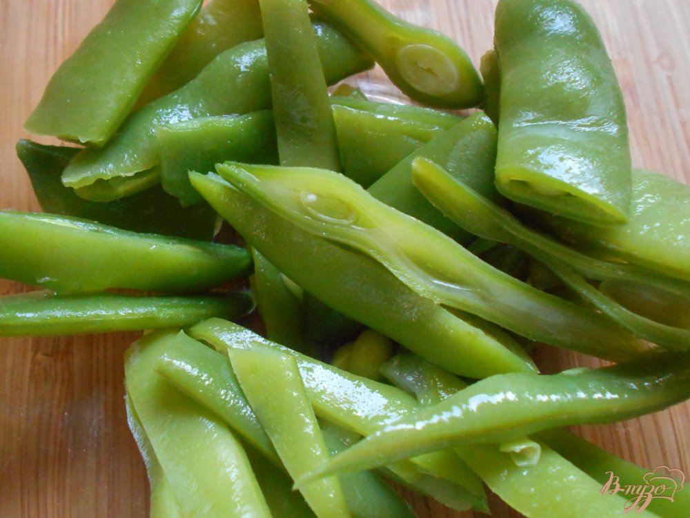 Салат со стручковой фасолью и вареной колбасой Салат со стручковой фасолью и вареной колбасой