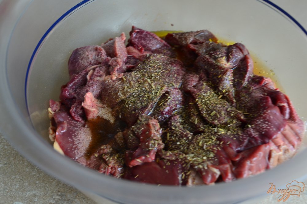 Куриная печень с черешней, миндалем и абрикосами Куриная печень с черешней, миндалем и абрикосами