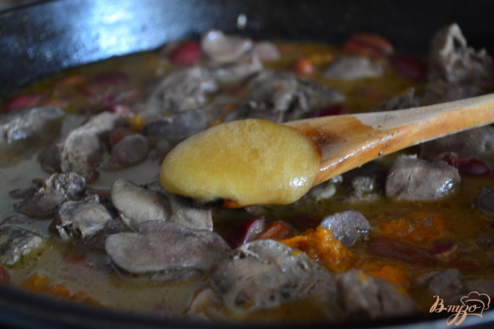 Куриная печень с черешней, миндалем и абрикосами Куриная печень с черешней, миндалем и абрикосами