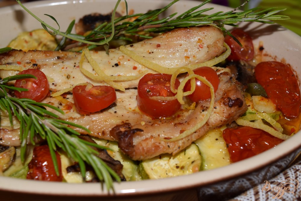 Куриное филе запеченое с лимоном и овощами Куриное филе запеченое с лимоном и овощами