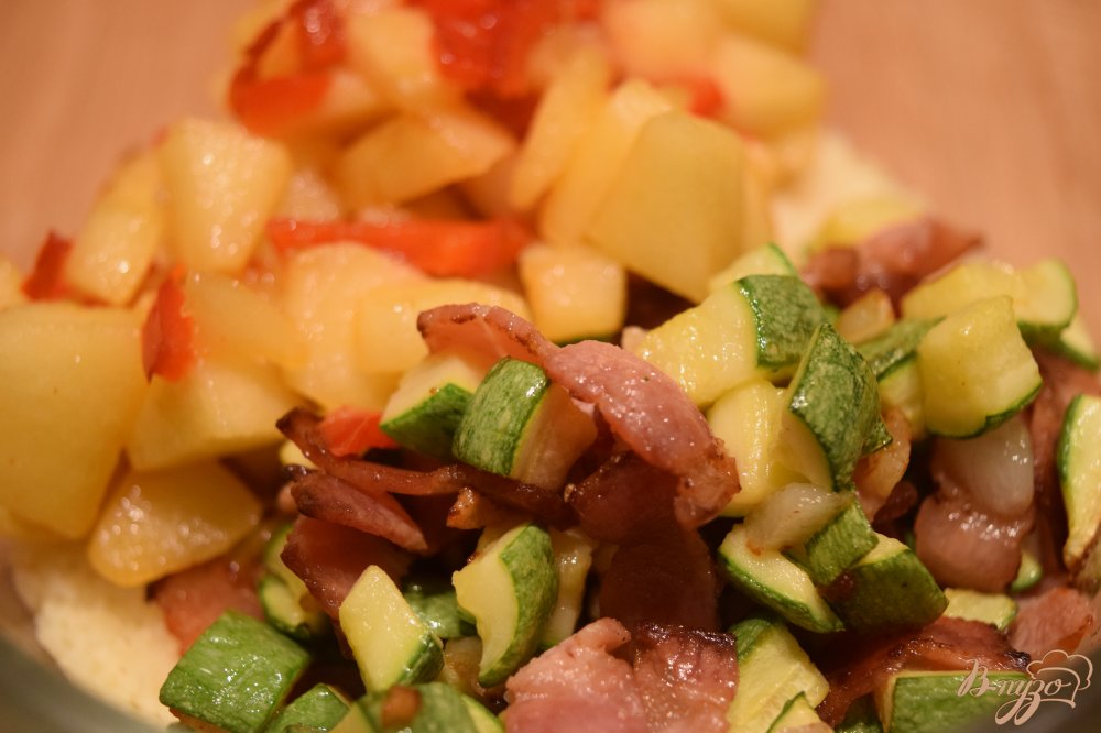 Кус -кус с кабачками, беконом и яблоками Кус -кус с кабачками, беконом и яблоками