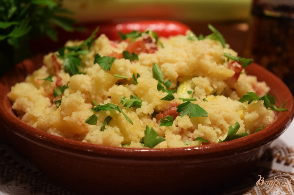 Кус -кус с кабачками, беконом и яблоками Кус -кус с кабачками, беконом и яблоками