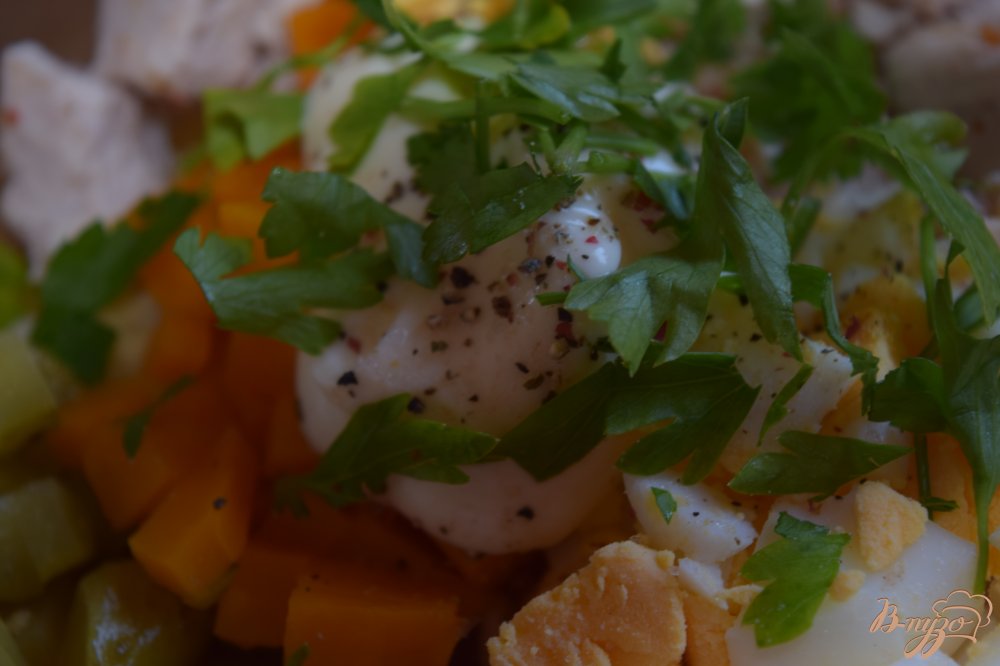 Салат с курицей и маринованной кукурузой Салат с курицей и маринованной кукурузой