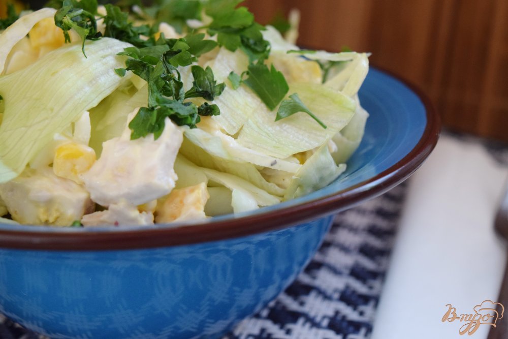 Салат с куриным филе и кукурузой Салат с куриным филе и кукурузой