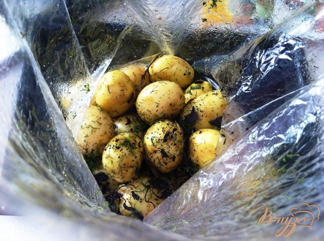 Запеченный молодой картофель Запеченный молодой картофель