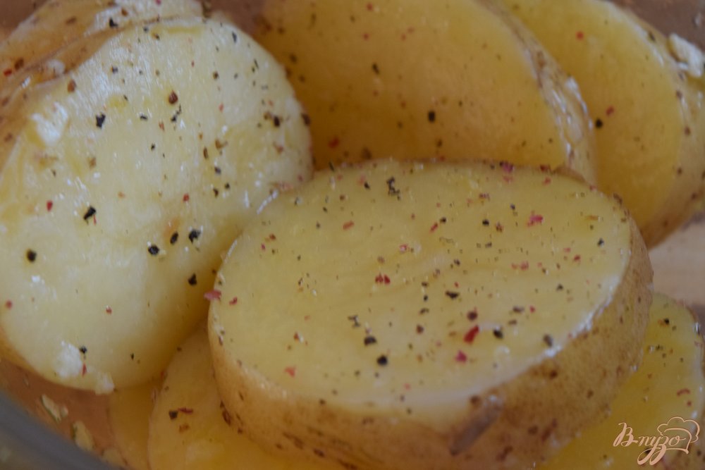 Картофель запеченный с сыром и специями Картофель запеченный с сыром и специями