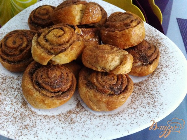 Булочки-завитушки с корицей и сахаром Булочки-завитушки с корицей и сахаром