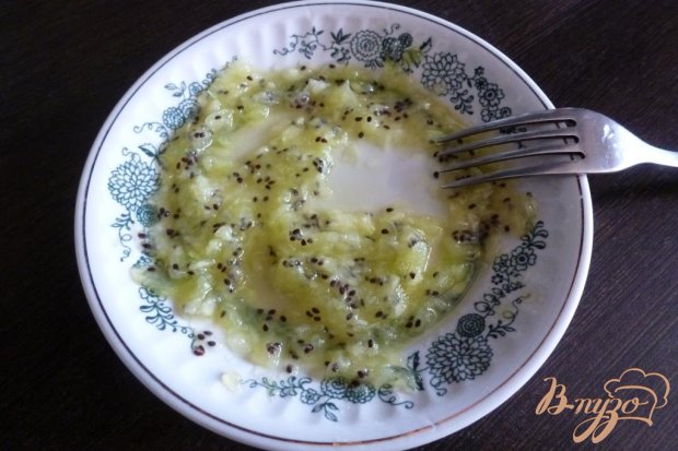 Рецепт Лук, маринованный в киви