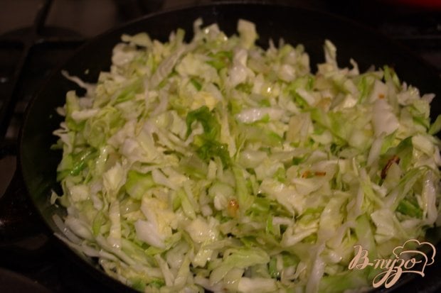 Вкусные пирожки из дрожжевого теста с капустной начинкой Вкусные пирожки из дрожжевого теста с капустной начинкой