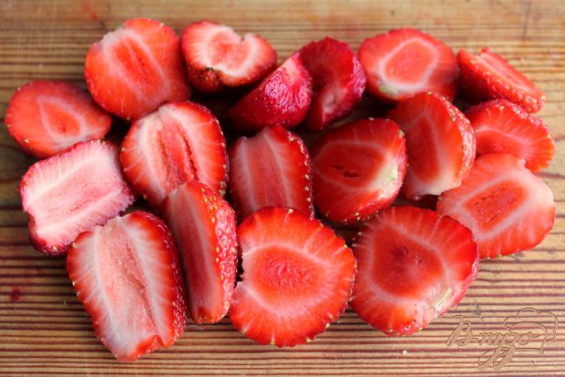 Рецепт Десерт из банана и клубники