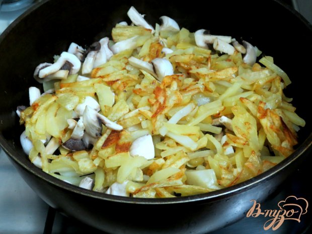 Картофель жареный с шампиньонами Картофель жареный с шампиньонами
