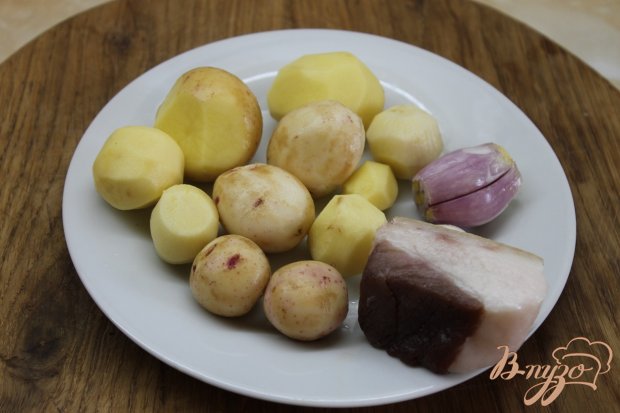 Рецепт Молодой картофель запеченный с салом в горшочке