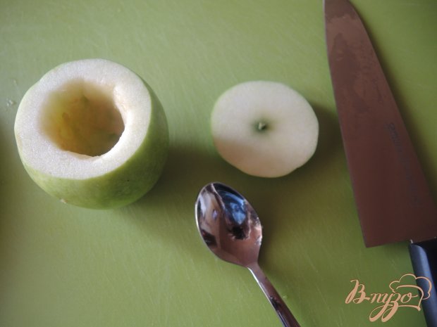 Рецепт Запеченные яблоки с орехами и сиропом