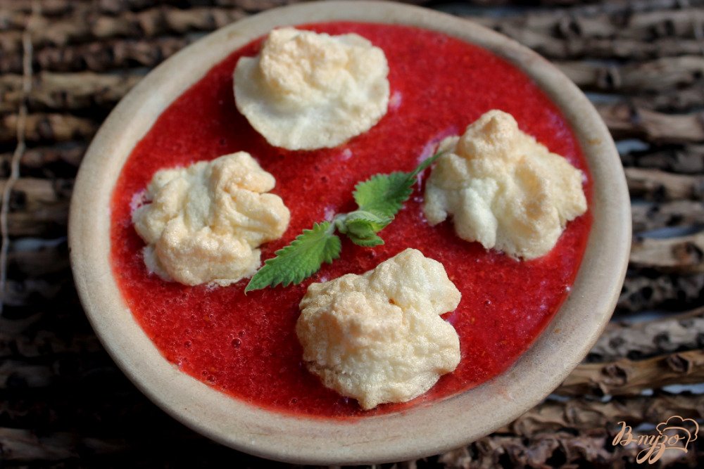 Cмузи из клубники с меренгой Cмузи из клубники с меренгой