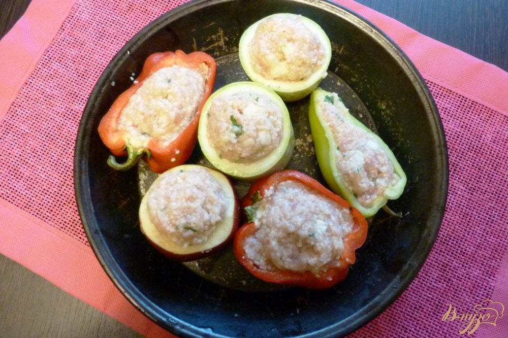 Овощи фаршированные свиным фаршем и кус-кусом Овощи фаршированные свиным фаршем и кус-кусом