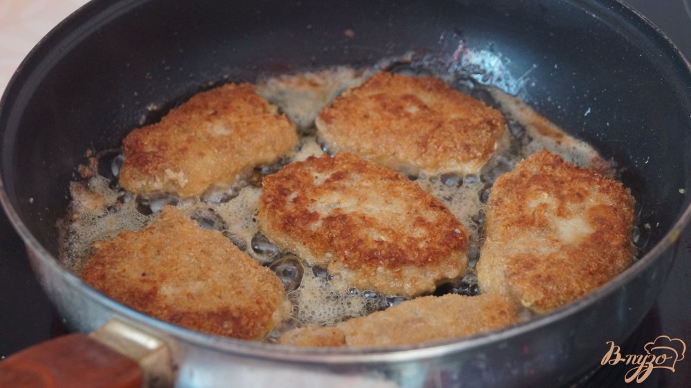 Свиные котлеты с кабачком и картофелем Свиные котлеты с кабачком и картофелем