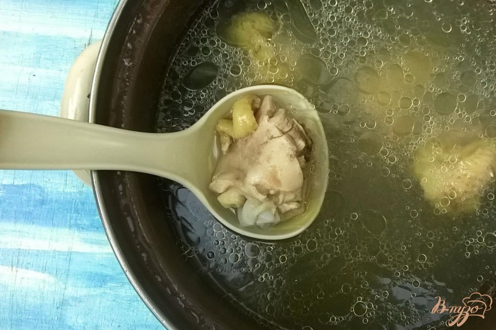 Куриный суп с фунчозой Куриный суп с фунчозой