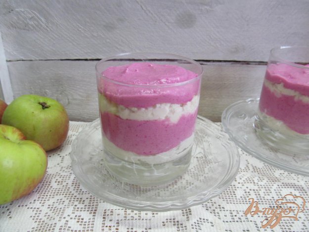 Творожный десерт с яблоком и свеклой