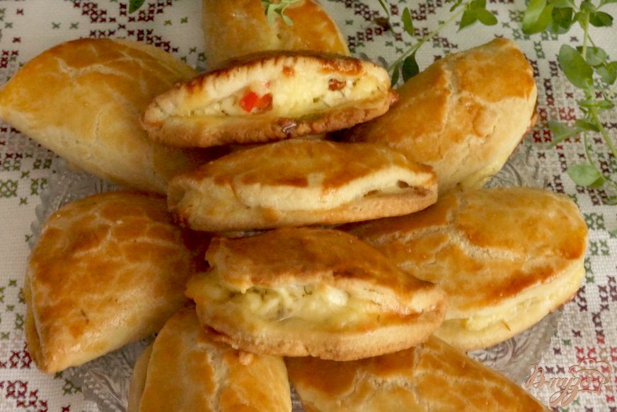 Несладкие сочни с сыром и болгарским перцем Несладкие сочни с сыром и болгарским перцем