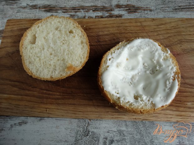 Клубничный десерт в булочке Клубничный десерт в булочке