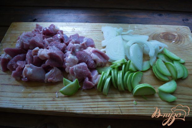 Заливной пирог с индейкой и кабачком Заливной пирог с индейкой и кабачком