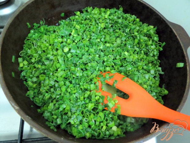 Пирожки с зелёным луком и яйцом Пирожки с зелёным луком и яйцом